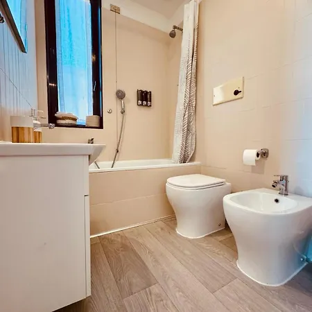 26 - Porta Nuova - Metro Marconi Apartman *